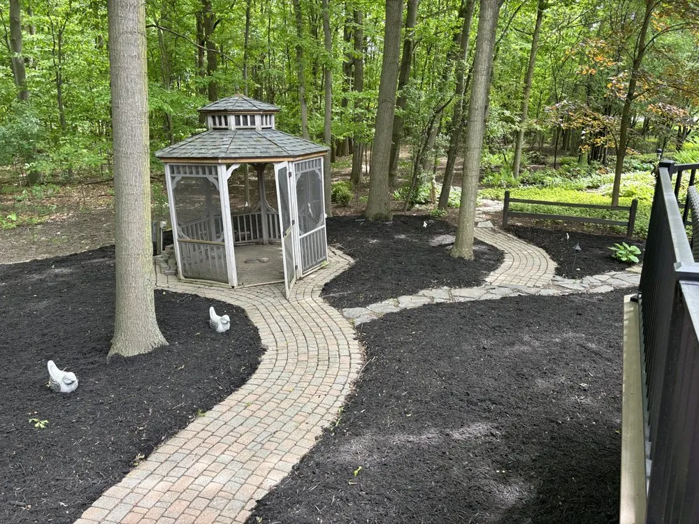 Affordable yard maintenance in Livonia, MI - Davidson Landacaping