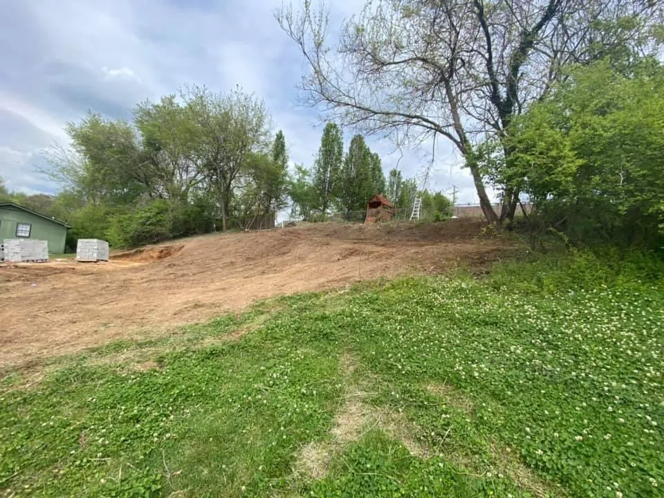 Trusted lawn mowing service in Nashville, TN - Davidsons Construction and Lawncare