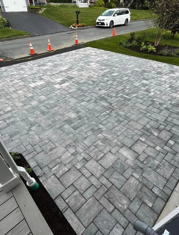 Custom lawn care service experts serving Columbus, OH - Davies Landscaping & Lawn Care