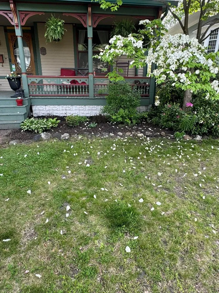 Local garden landscaping for beautiful yards in Perrysburg, OH by Davies Lawn Care Services