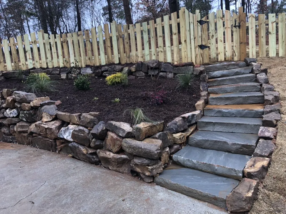 Local yard maintenance experts serving Lawrenceville, GA - Davila Landscaping