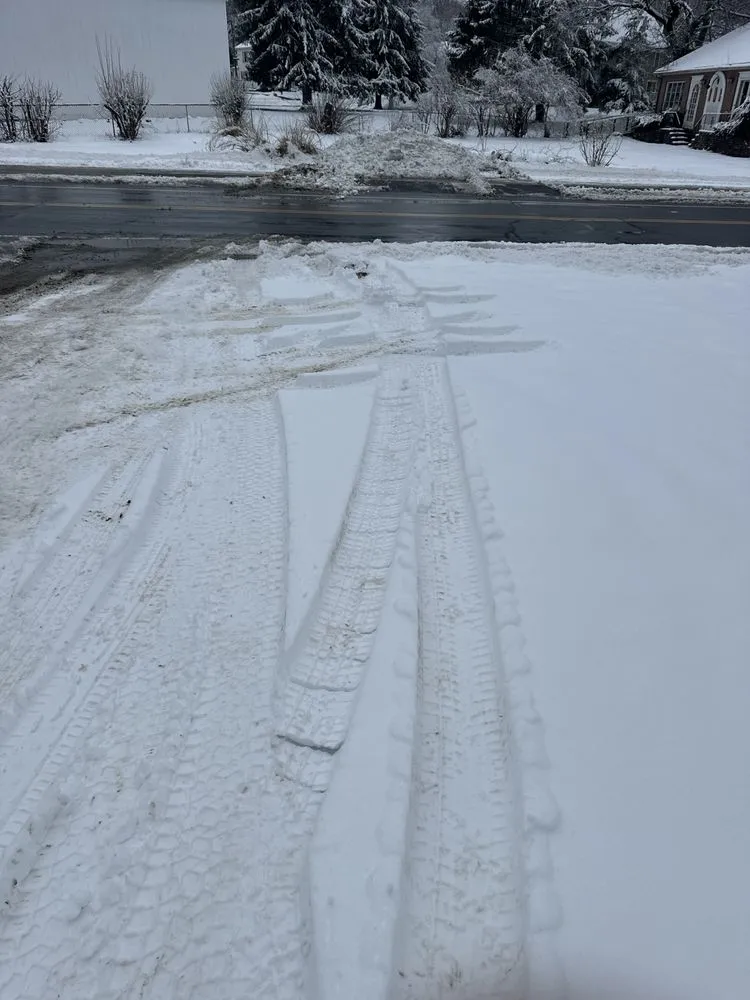 Top-rated yard cleanup service experts serving Fitchburg, MA - Davila Silvera Solutions