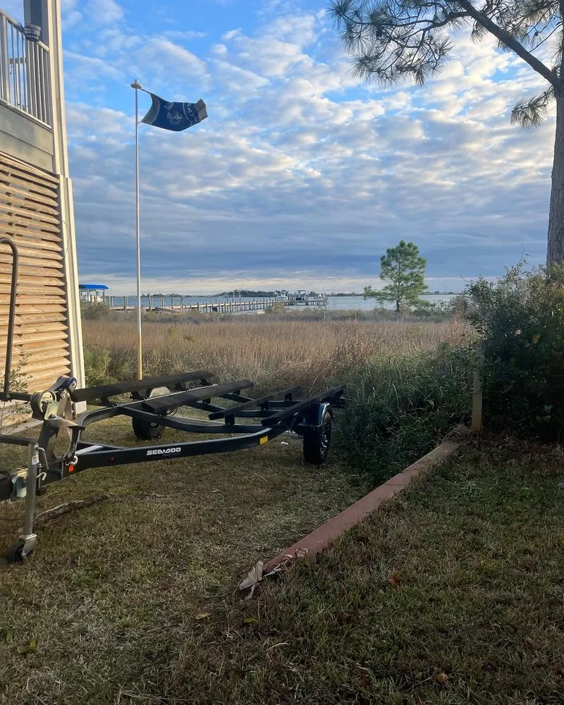 Affordable garden landscaping in Mary Esther, FL by Davis and Son Lawn Care