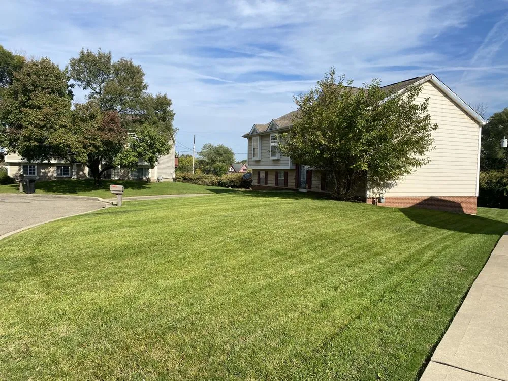 Custom lawn care service near you in Pittsburgh, PA by Davis And Sons