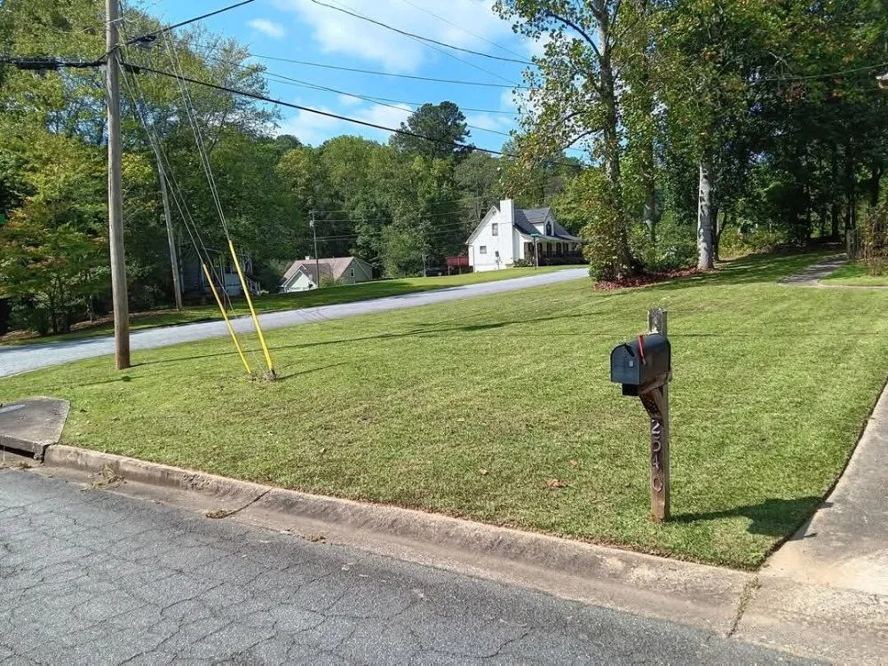 Reliable yard cleanup service with custom design across Kennesaw, GA - Davis Brothers Lawncare