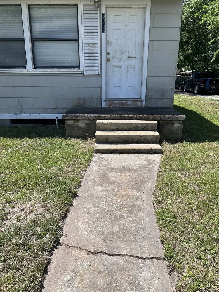 Professional outdoor landscaping in Jacksonville, FL by Davis Creations Landscape and Design