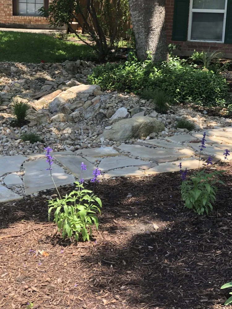 Professional garden landscaping for homes across San Antonio, TX - Davis GardenCraft