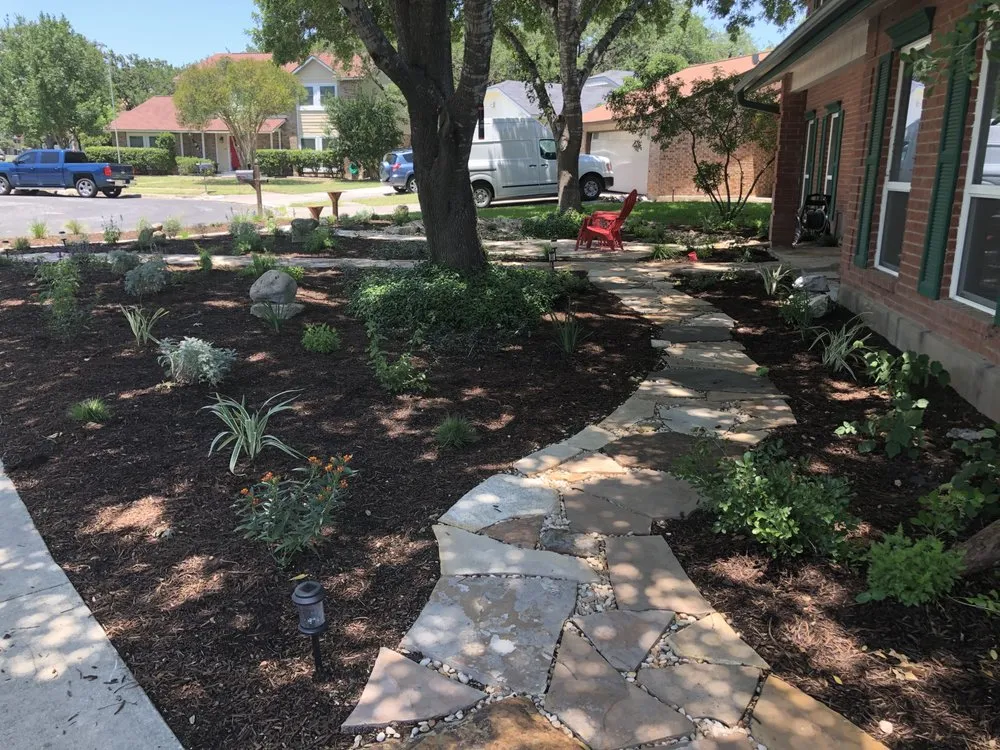 Expert outdoor landscaping in San Antonio, TX by Davis GardenCraft