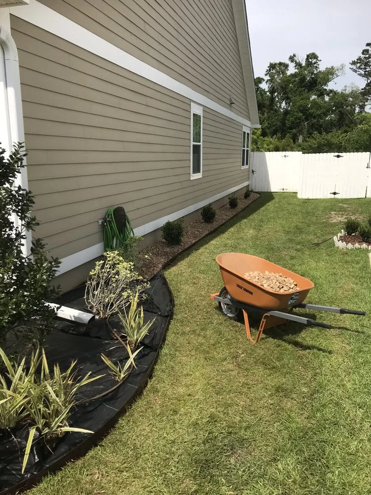 Top-rated lawn mowing service experts serving Tallahassee, FL - Davis Greenscapes