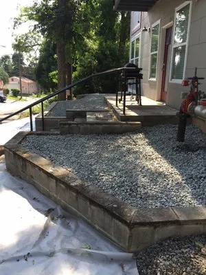 Davis Greenscapes Logo