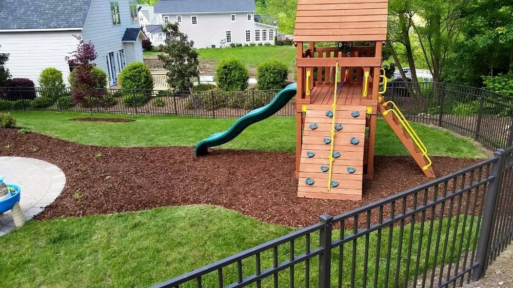 Trusted lawn care service with custom design across Chattanooga, TN - Davis Kee Outdoor