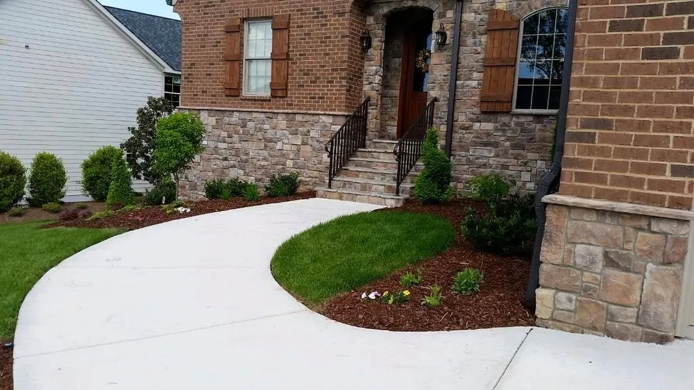 Custom residential landscaping experts serving Chattanooga, TN - Davis Kee Outdoor
