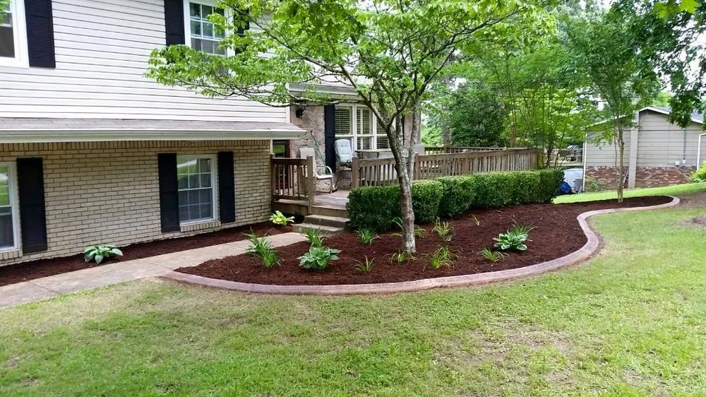 Trusted yard cleanup service with custom design in Chattanooga, TN by Davis Kee Outdoor