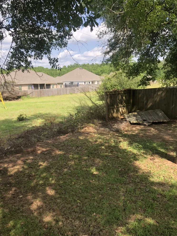 Local yard maintenance in Daphne, AL by Davis Landwork & Construction