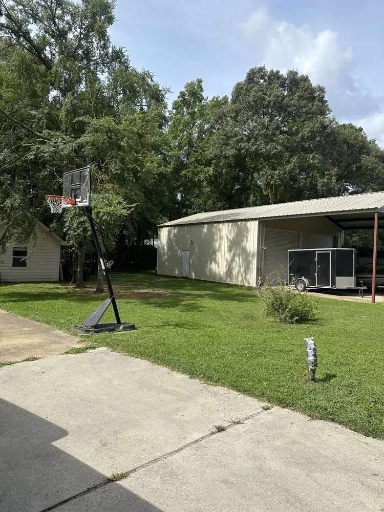 Affordable lawn care service experts serving Conroe, TX - Davis Lawn services