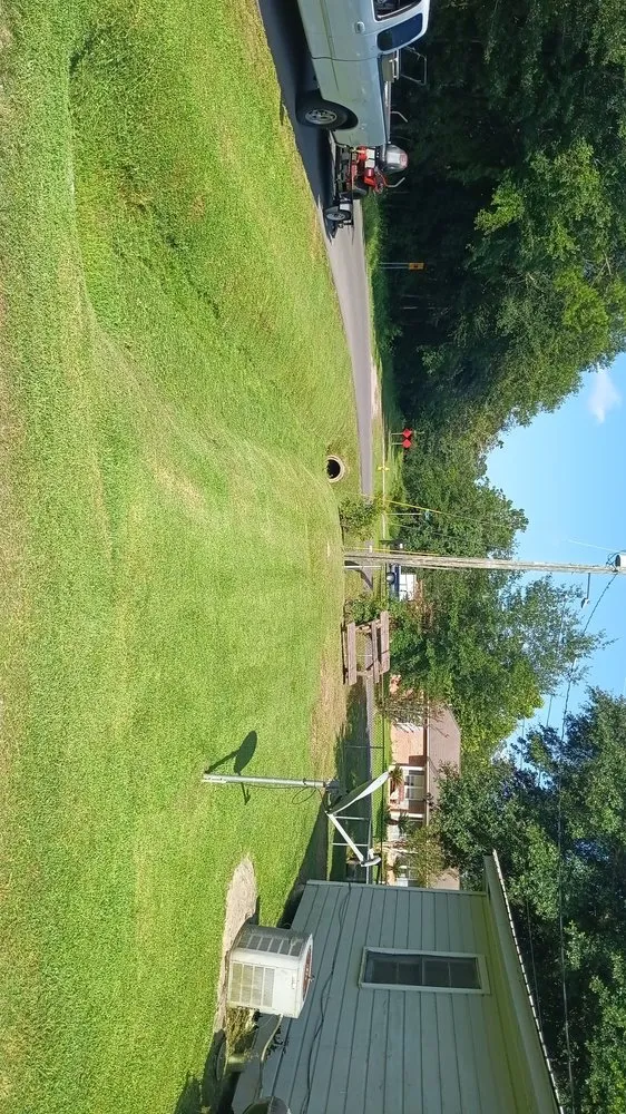 Expert yard cleanup service in Gulfport, MS by Davis Nice & Neat Lawn Service