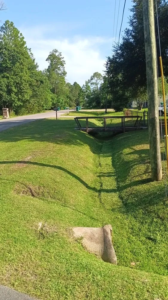 Reliable yard maintenance experts serving Gulfport, MS - Davis Nice & Neat Lawn Service