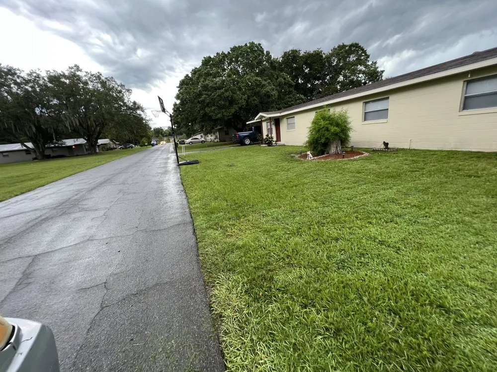 Local yard maintenance for residential properties in Lakeland, FL by Davis Proscaping