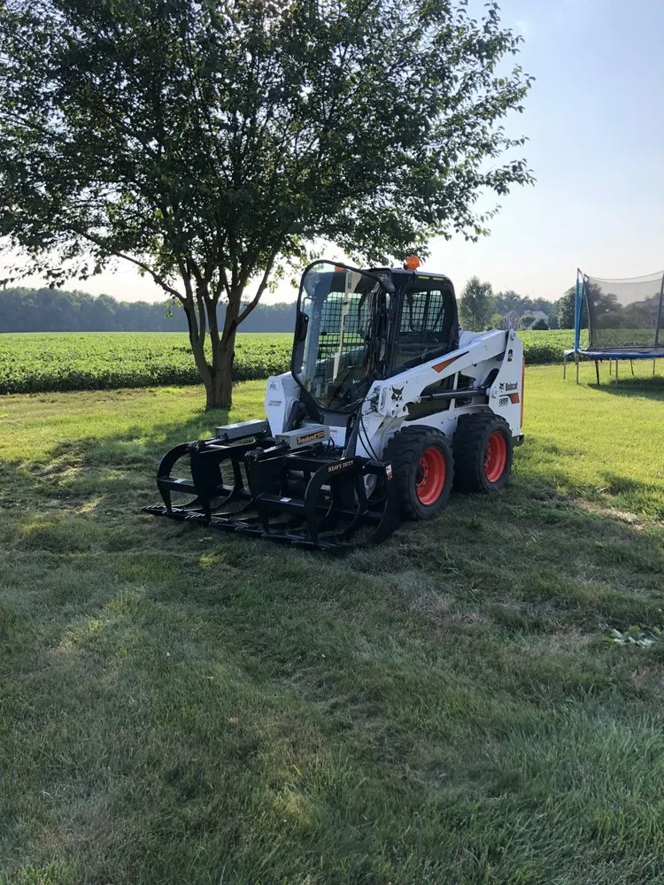 Custom yard maintenance experts serving Elkton, MD - Davis Services