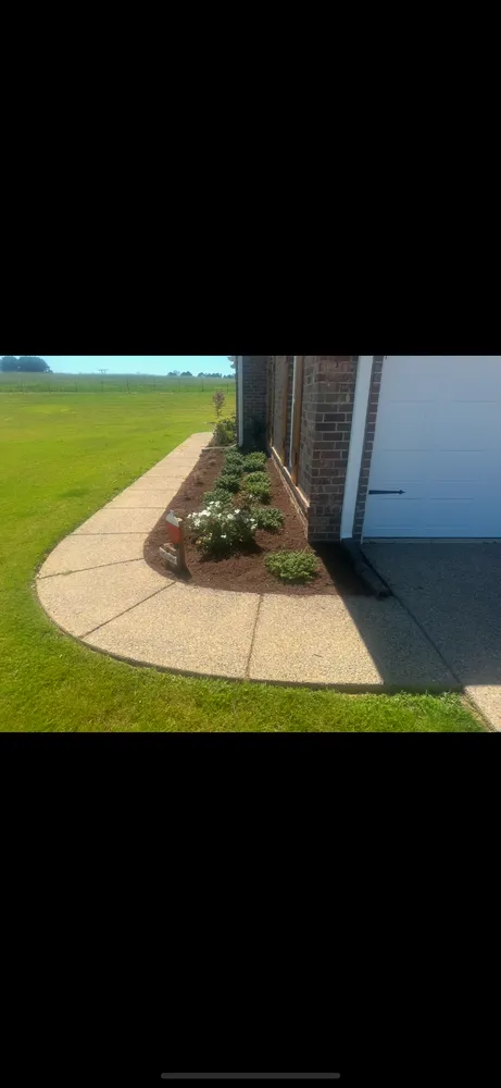 Custom landscaping services in Byhalia, MS - Davis Yard Works