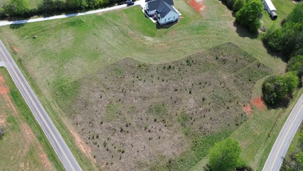 Local landscaping services experts serving Liberty, SC - Davis Yard Works