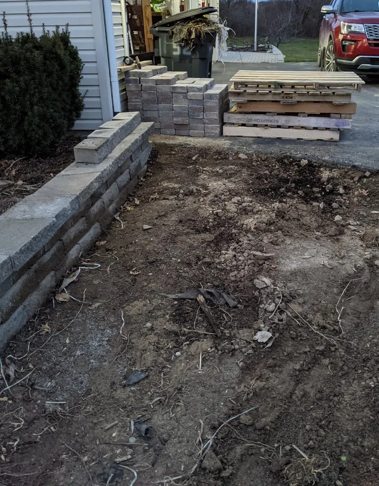 Expert lawn mowing service experts serving Holly, MI - Davisburg Design Landscaping