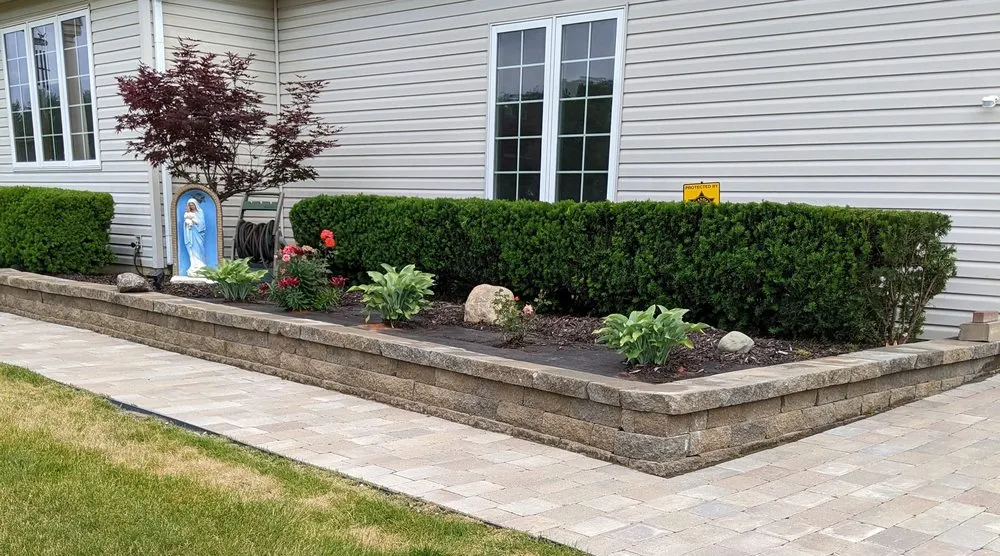 Professional outdoor landscaping in Holly, MI - Davisburg Design Landscaping
