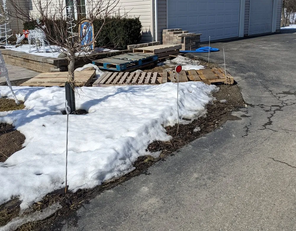 Professional yard cleanup service in Holly, MI - Davisburg Design Landscaping