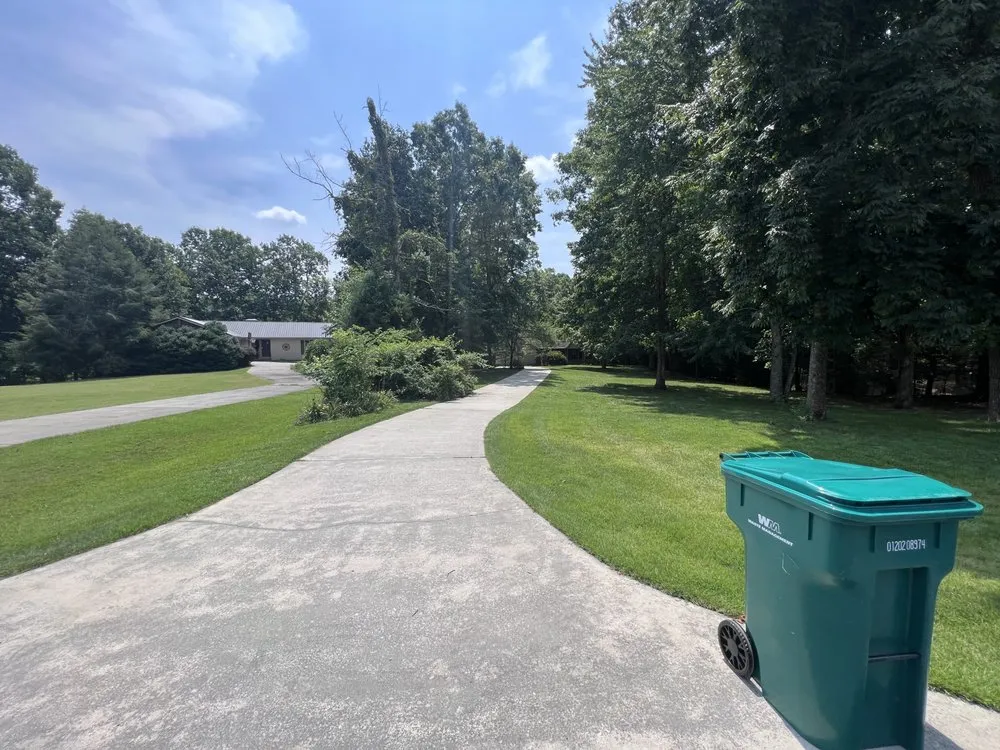 Custom yard maintenance experts serving Winchester, TN - Davison Lawn & Landscape