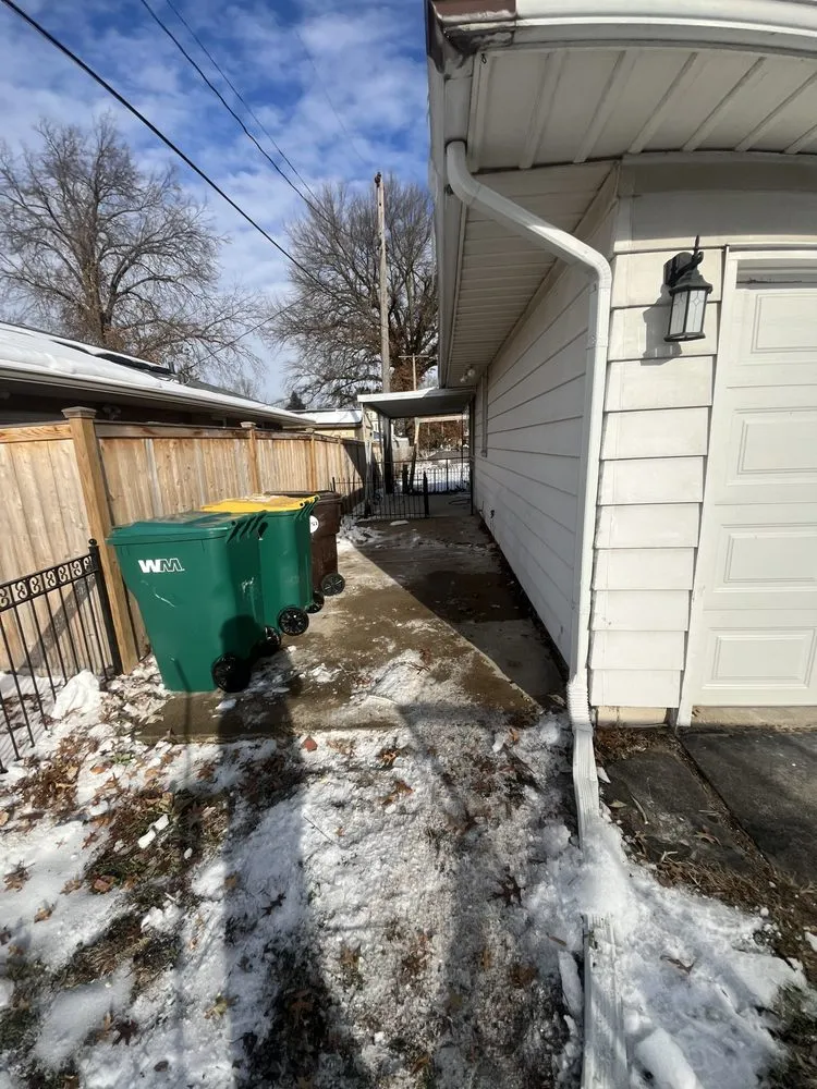 Local lawn care service with custom design across Peoria, IL - Davon's Lawn & More