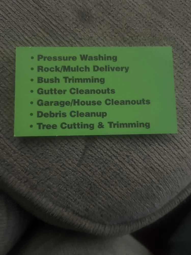 Professional yard cleanup service in Peoria, IL - Davon's Lawn & More