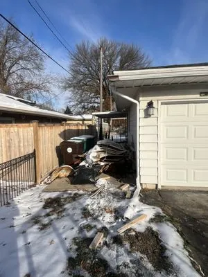 Davon's Lawn & More Logo