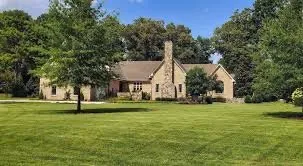 Affordable lawn mowing service experts serving Birmingham, AL - Dawn Lawn Care