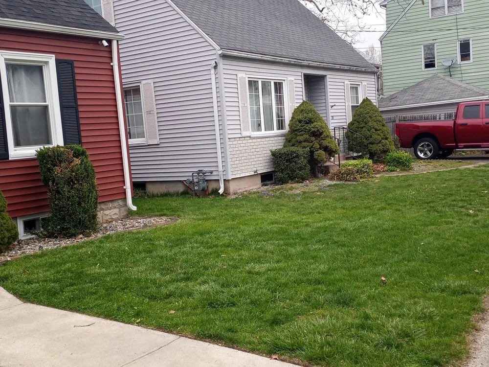 Reliable lawn care service in Springfield, MA - Dawson's Lawn Care & Snow