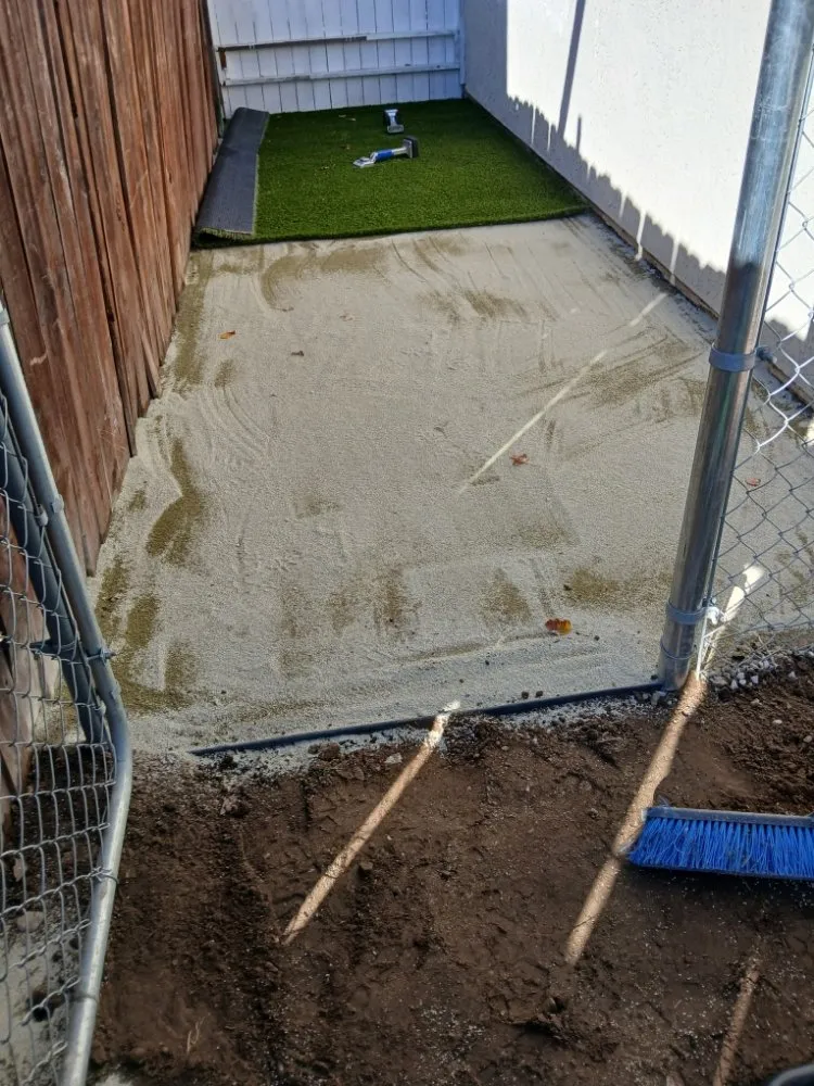 Custom lawn mowing service experts serving Bloomington, CA - Daydream Exteriors