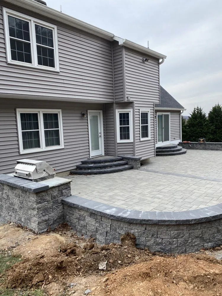 Expert landscaping services experts serving Ijamsville, MD - Daydream Lawn & Landscape