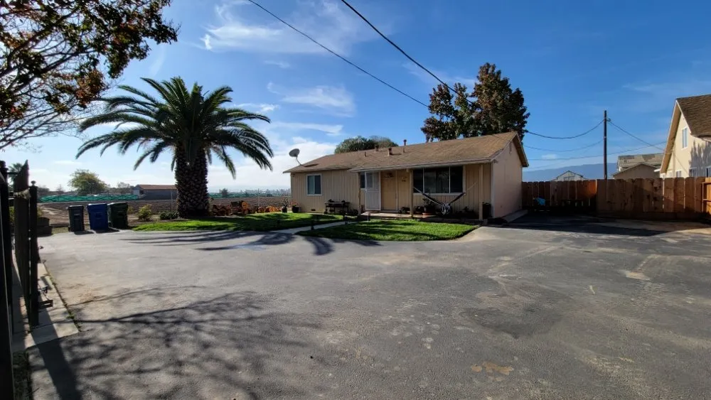 Professional yard maintenance in Gilroy, CA - Daylight Landscaping Services