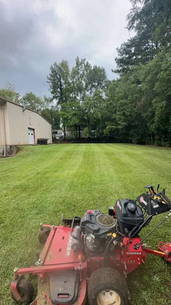 Top-rated yard maintenance in Powdersville, SC - Day’s Lawn Care