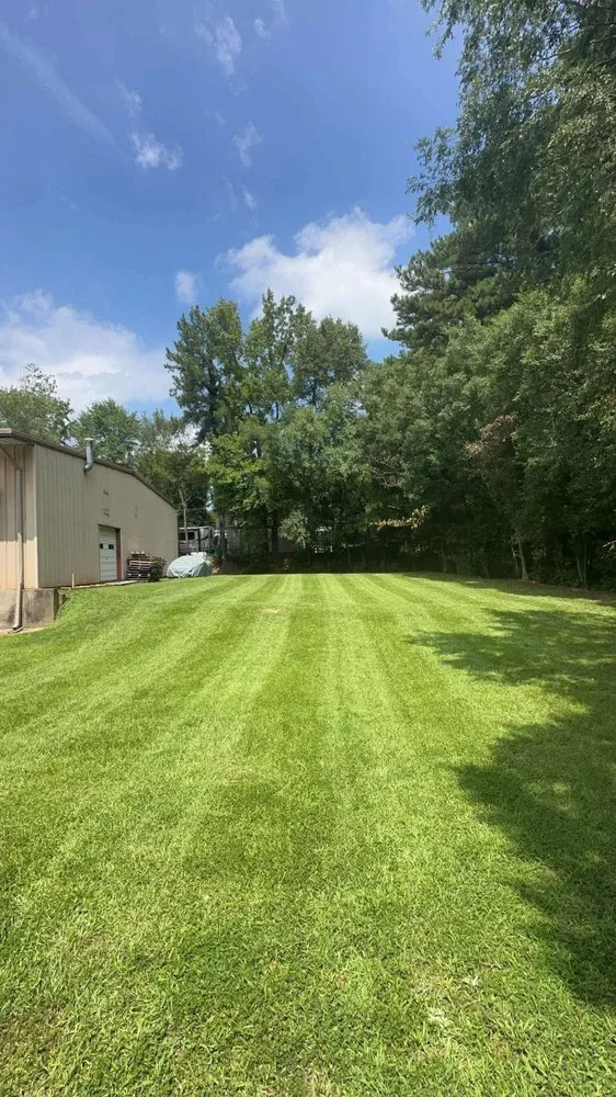 Affordable landscaping services experts serving Powdersville, SC - Day’s Lawn Care