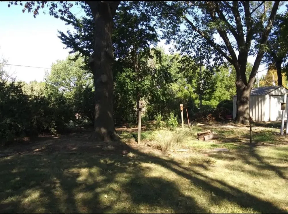 Local residential landscaping experts serving Topeka, KS - Days Mowing