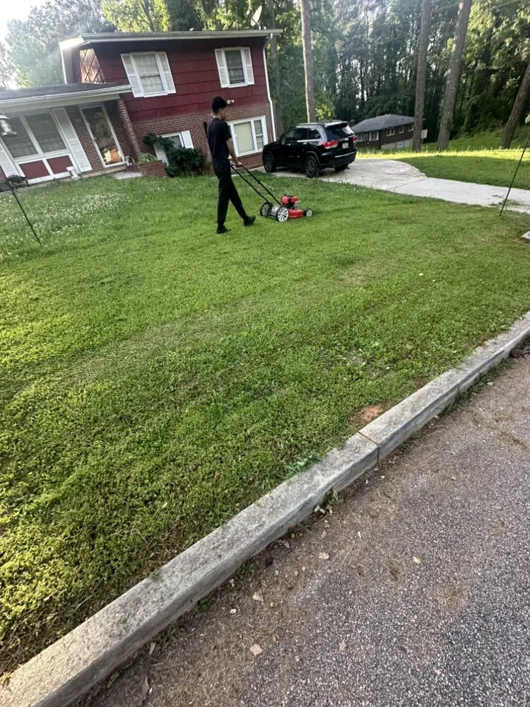 Affordable outdoor landscaping in Atlanta, GA by Daysion Lawn care