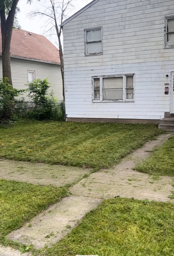 Local residential landscaping in Milwaukee, WI - Dayton Mows