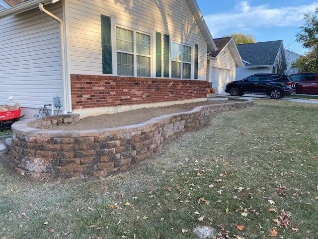 Top-rated residential landscaping in Saint Peters, MO - Daywork Hardscapes & Landscapes