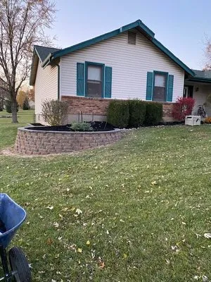 Daywork Hardscapes & Landscapes Logo