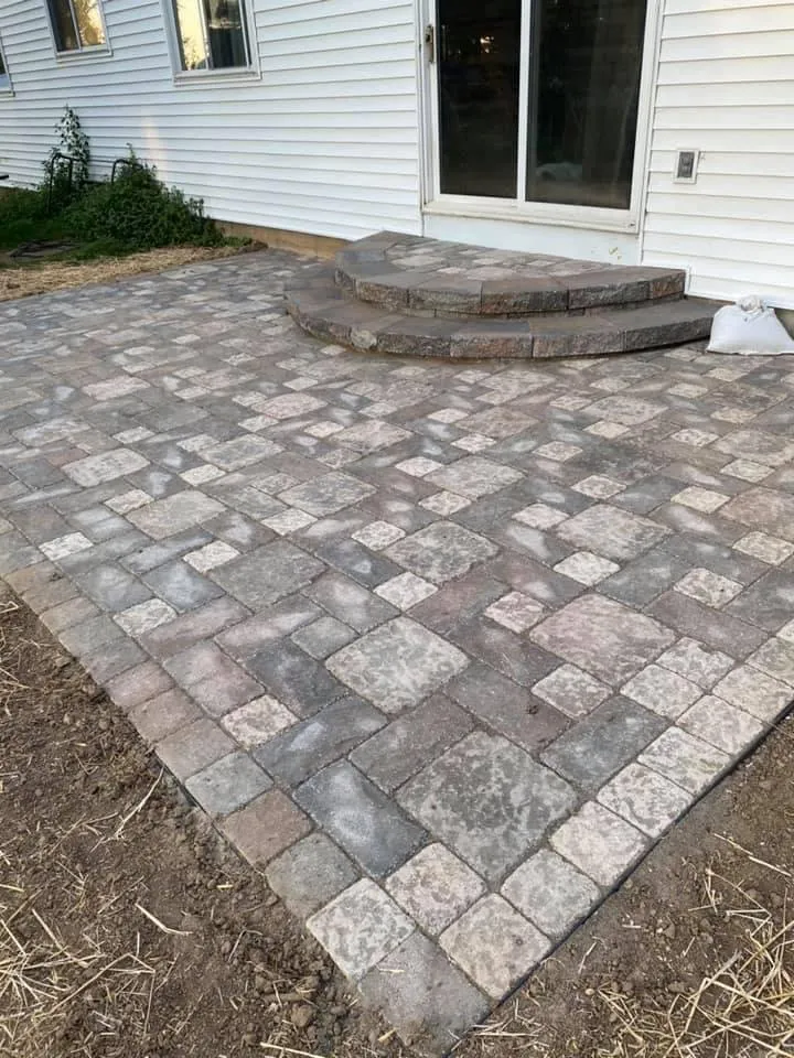 Trusted residential landscaping for residential properties in Saint Peters, MO by Daywork Landscaping