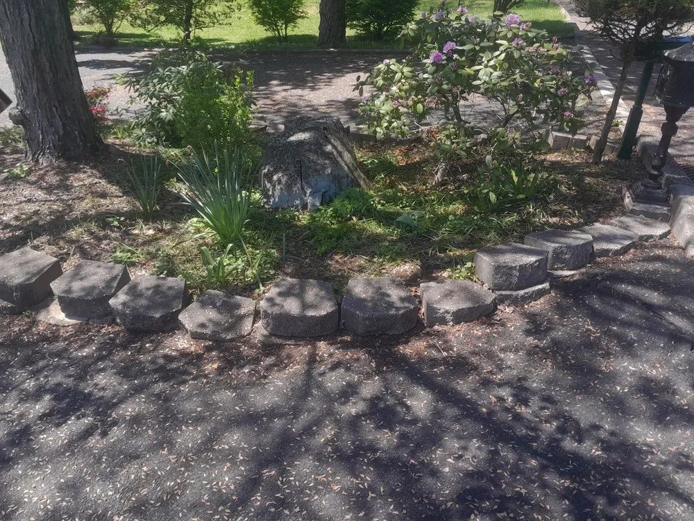 Custom lawn care service for year-round maintenance across Schwenksville, PA - D&B Grounds Maintenance