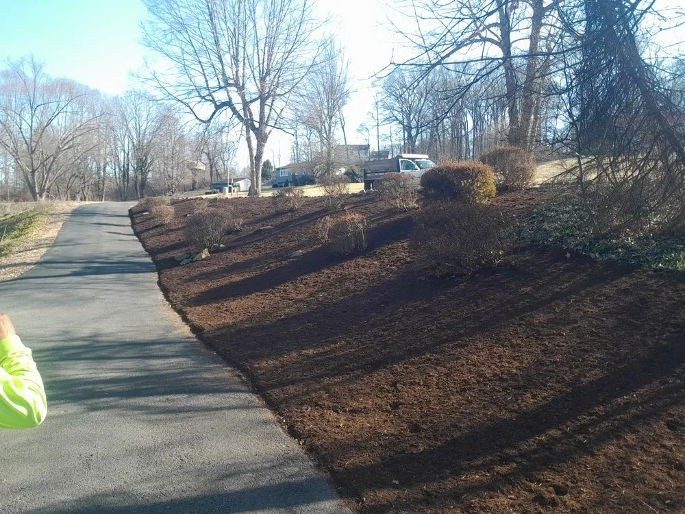 Expert lawn mowing service experts serving Schwenksville, PA - D&B Grounds Maintenance