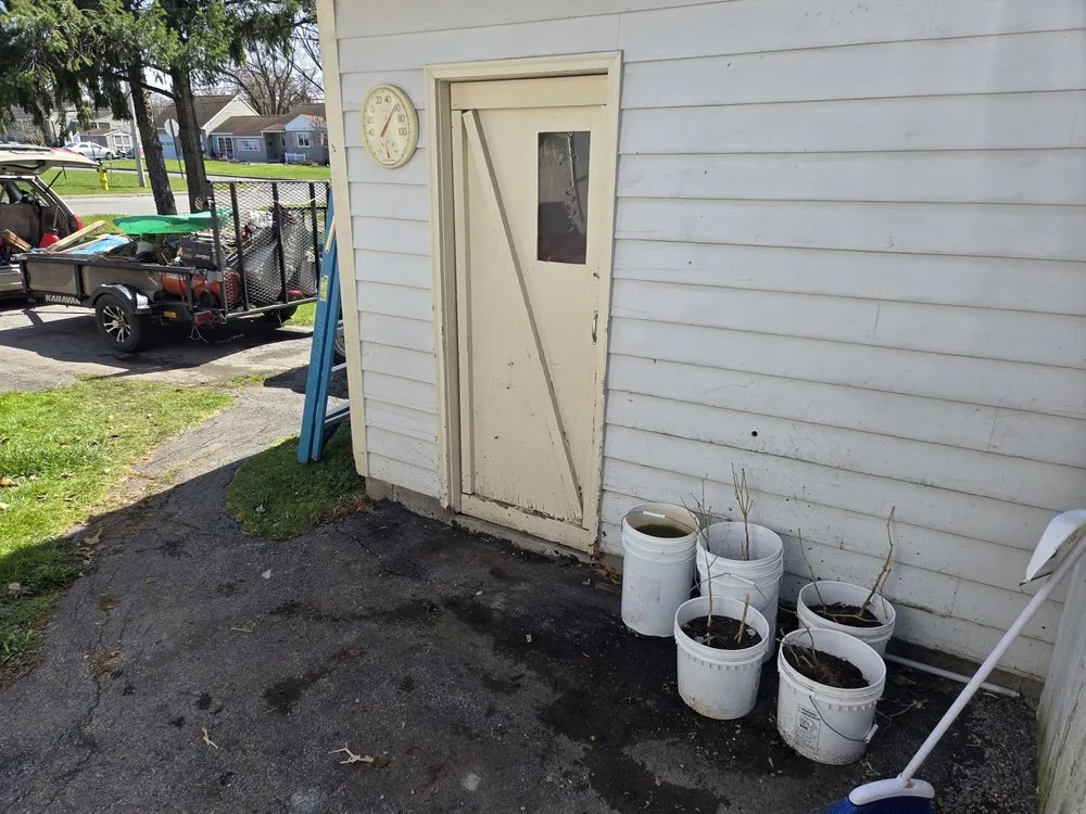 Expert lawn care service for beautiful yards across Oneida, NY - D&B Handyman