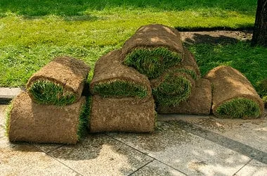 Custom residential landscaping in Stratford, CT by D&B Landscape Contractors