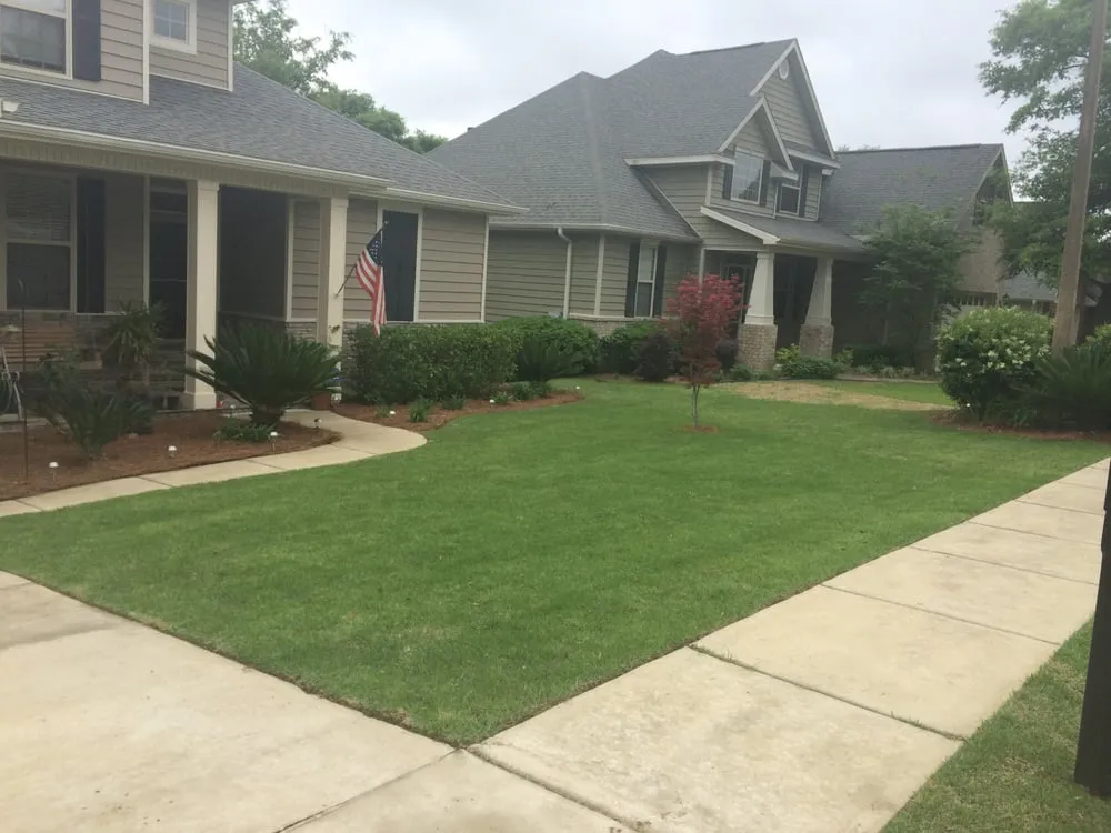 Trusted yard cleanup service in Niceville, FL by D&B Pressure Cleaning and Landscaping